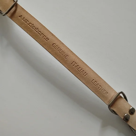 Liz Claiborne Genuine Italian Leather Belt White Silver Skinny  Size Medium - Picture 4 of 11